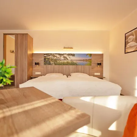 بيت ضيافة Zur Sonne فارين