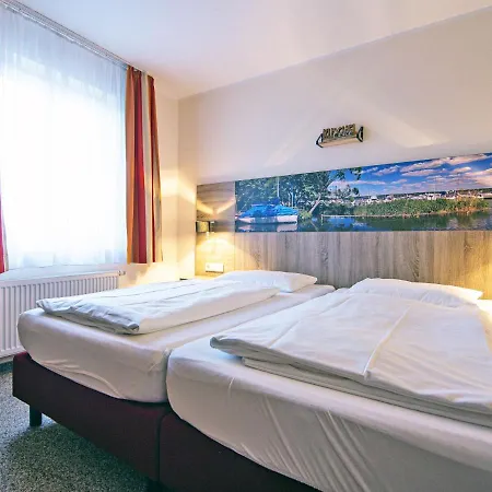 Zur Sonne فارين