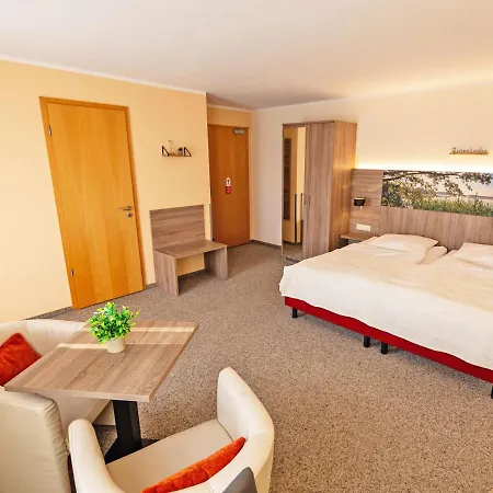 Zur Sonne 3* Варен